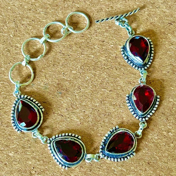 Vintage Luxury Estate Genuine Garnet and 925 Silver Teardrop Bracelet - Picture 3 of 7